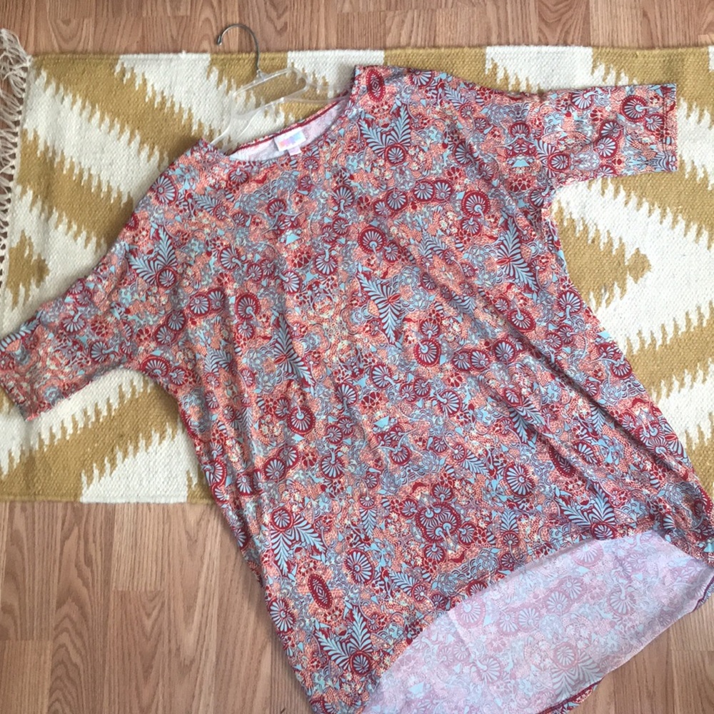 LulaRoe short-long top
